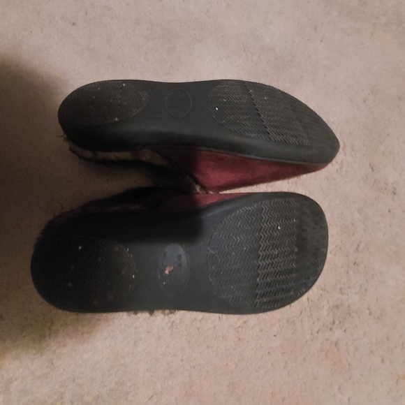 Slippers/ Isotoners. - Picture 4 of 4